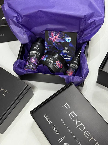 Bloom 16 Възстановяваща грижа за коса набор от продукти в луксозна опаковка.